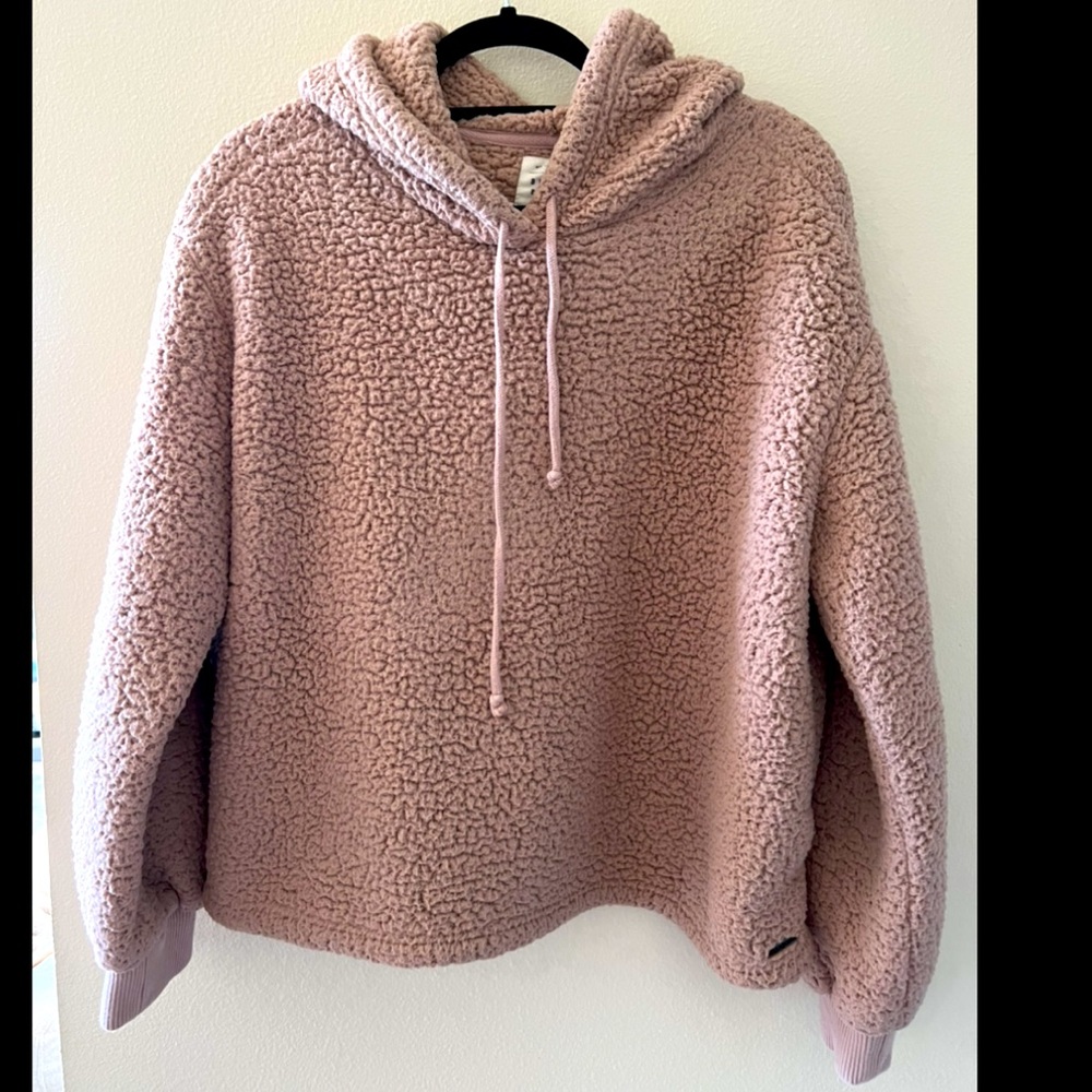 Cozy light pink Billabong sweatshirt